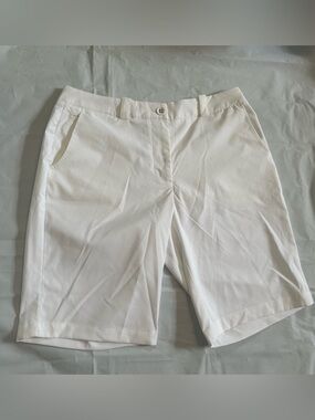 🤍⛳ Nike Golf Tour Performance Women’s Golf Shorts – Size 10 Medium ⛳🤍